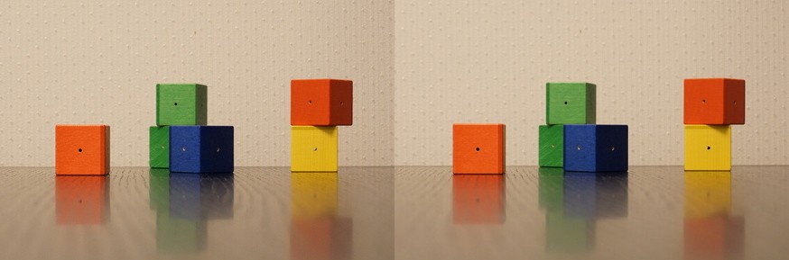 Right-eye and left-eye images in conventional methods displayed side by side. (Stereoscopic viewing possible with cross-eye method)